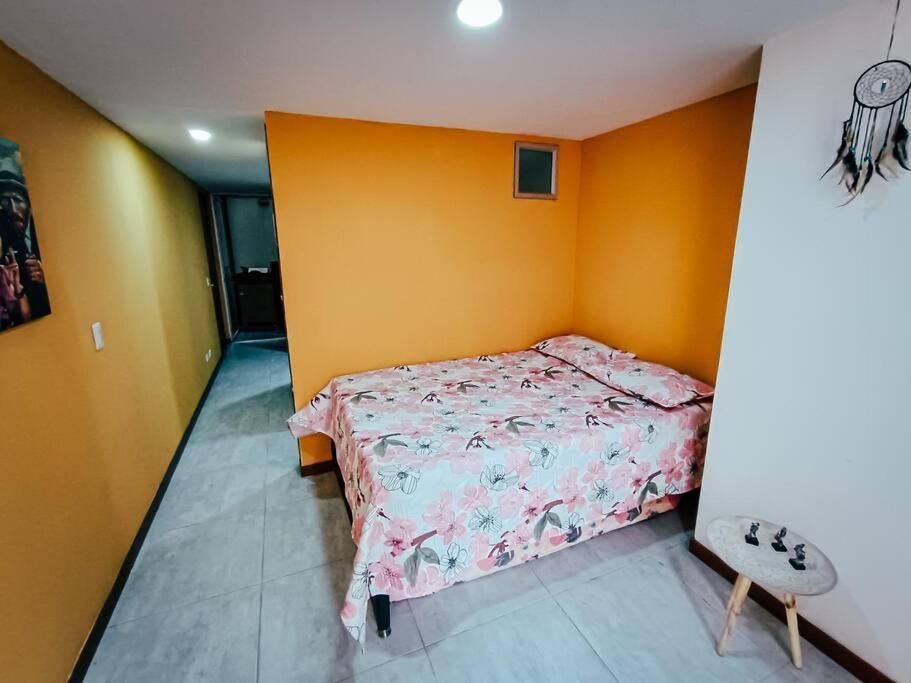 Lindo Con Patio Privado. * Medellín