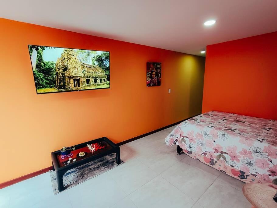 Lindo Con Patio Privado. * Medellín