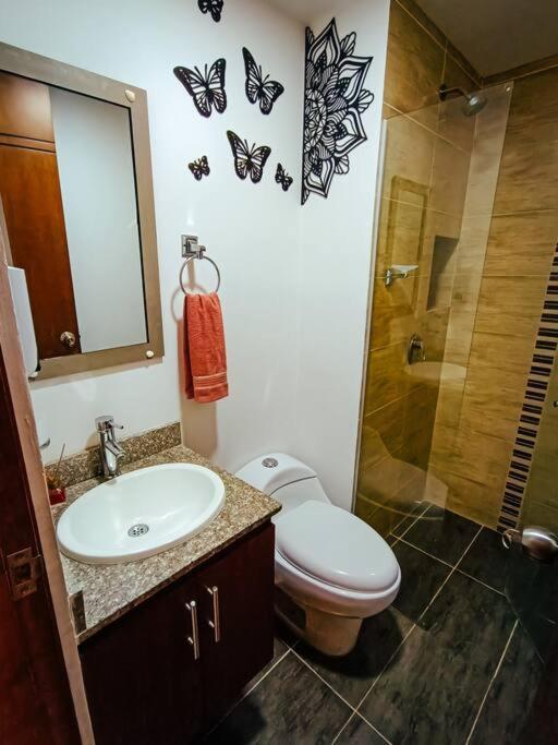Apartamento Lindo Con Patio Privado.