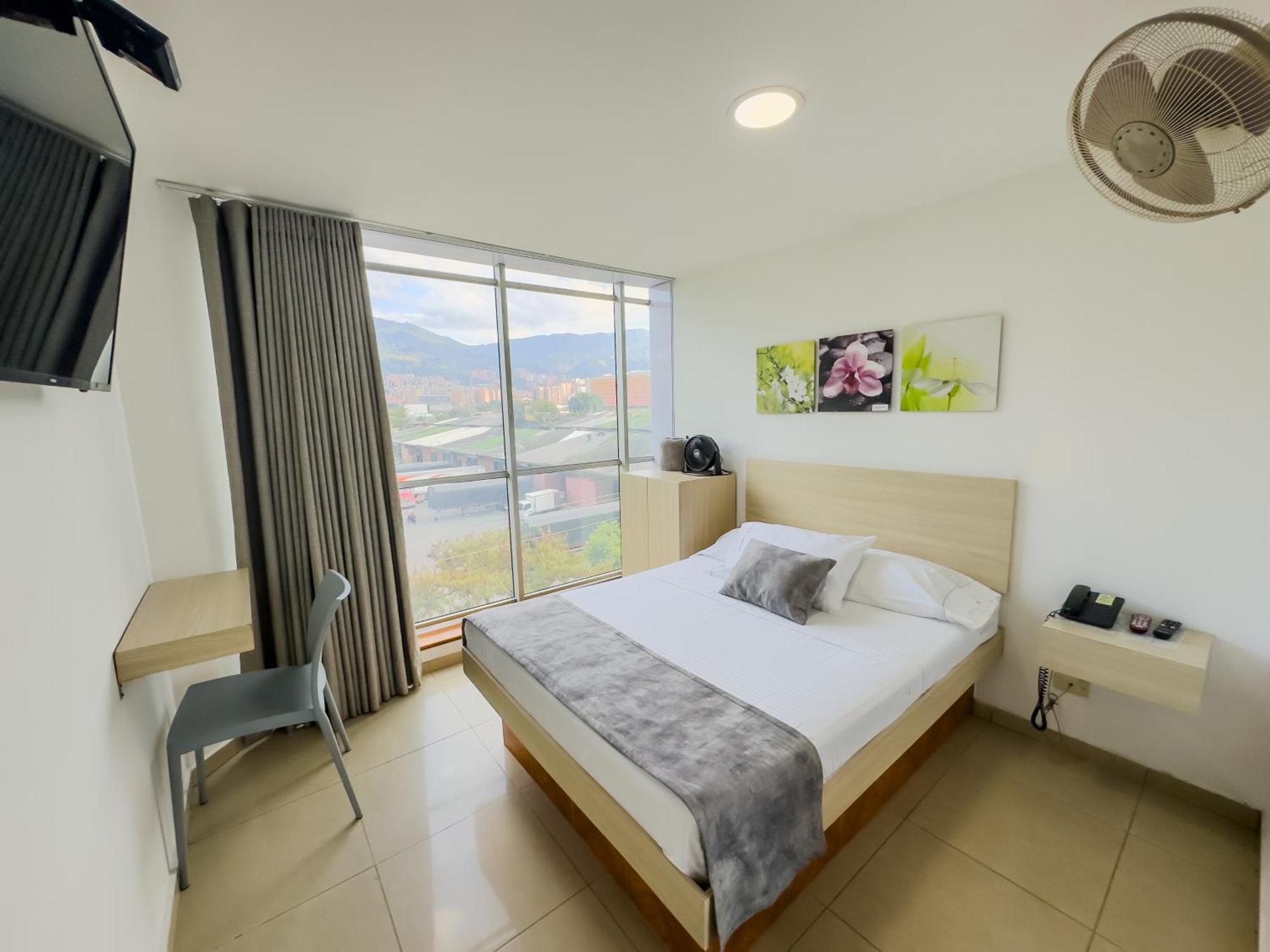 Alcaravan Hotel
