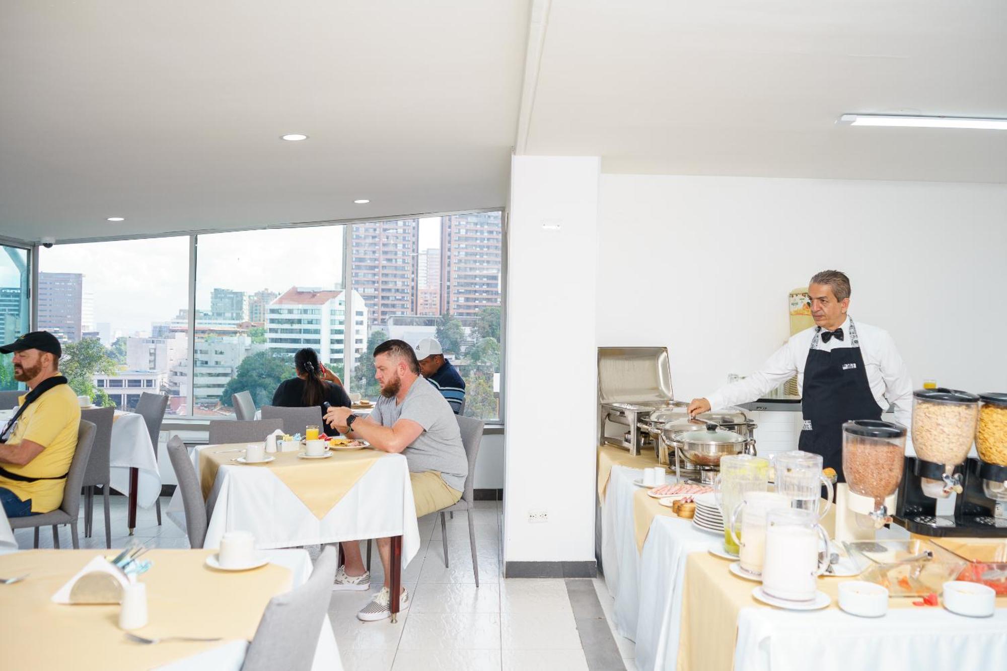 Hotel Torre Poblado *