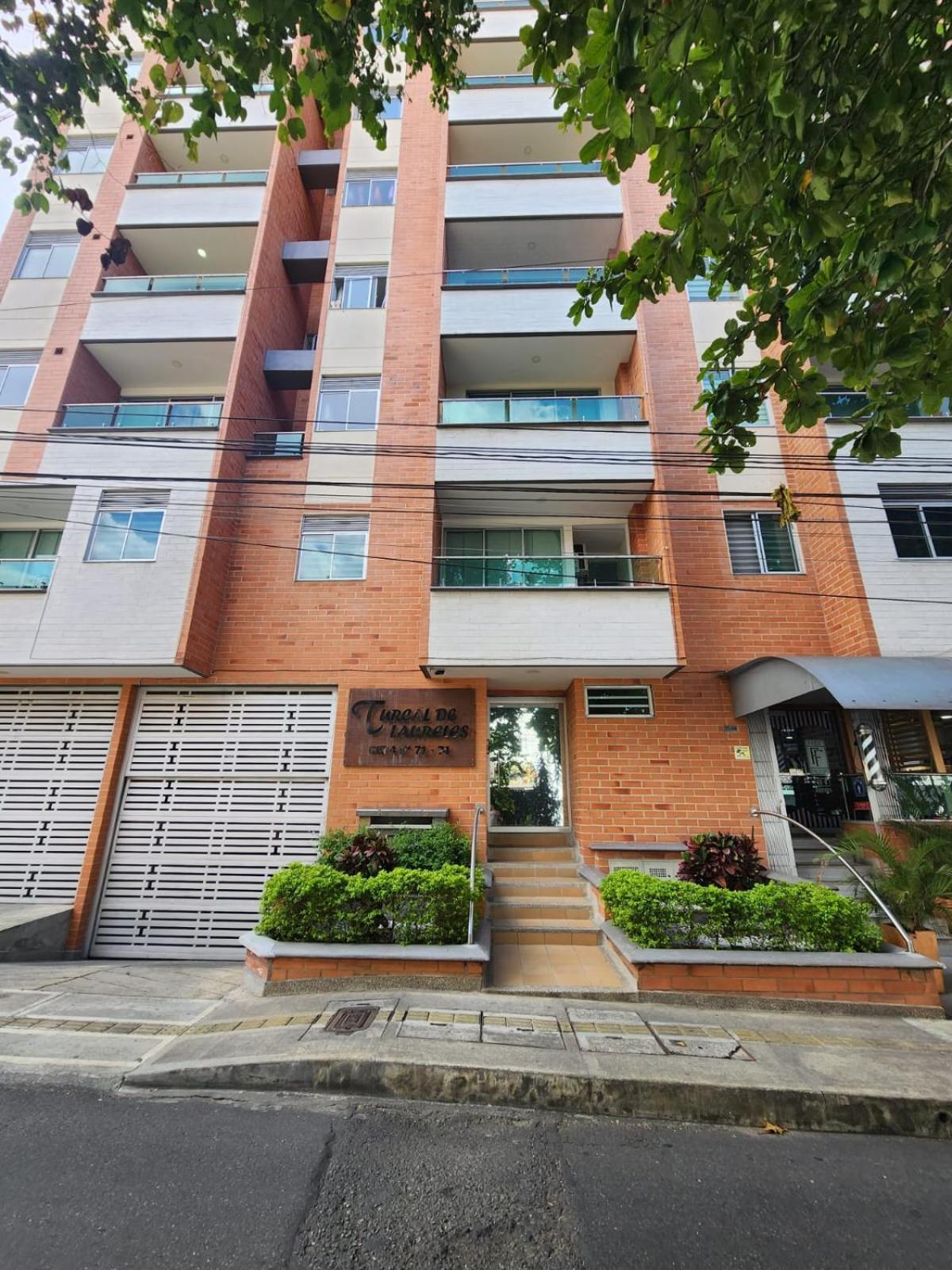 Apartment Hermoso En Laureles*aire Acondicionado