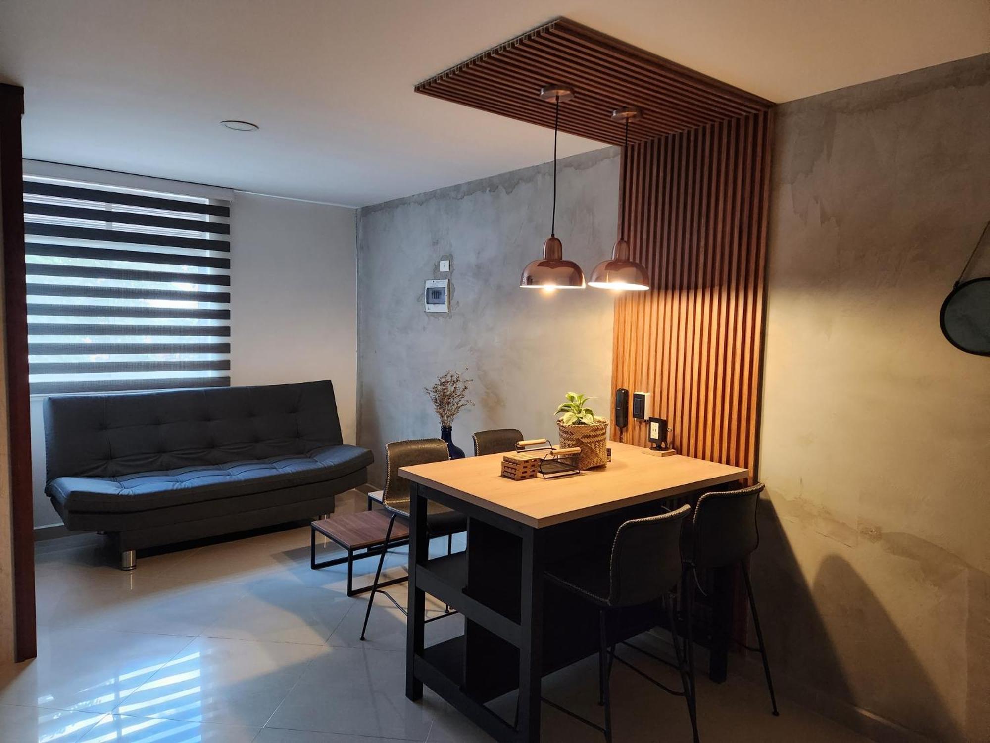 Hermoso En Laureles*aire Acondicionado