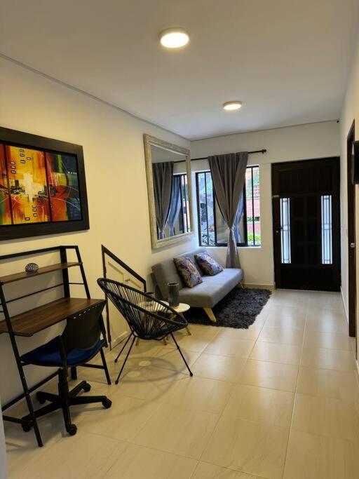 Сasa de vacaciones Hermosa Casa En Medellin. *