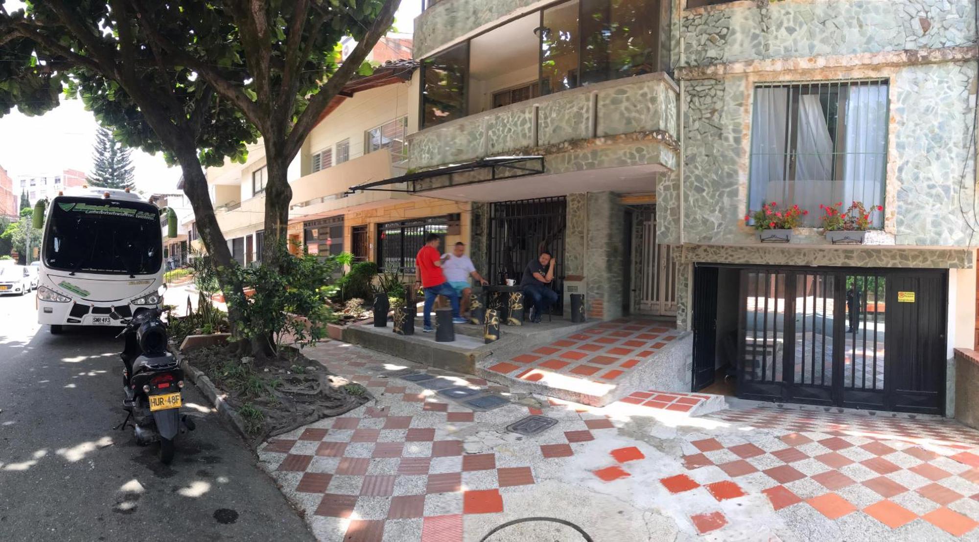 Pensión El Almendro Medellín