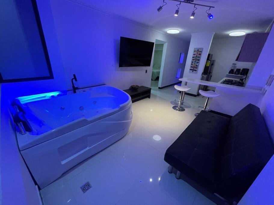 Laureles Location With Jacuzzi And Ac Medellín