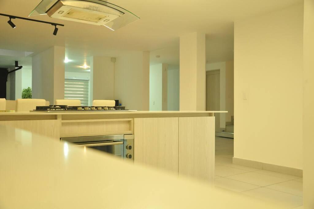 Modern House, With Excellent Location In Apartamento