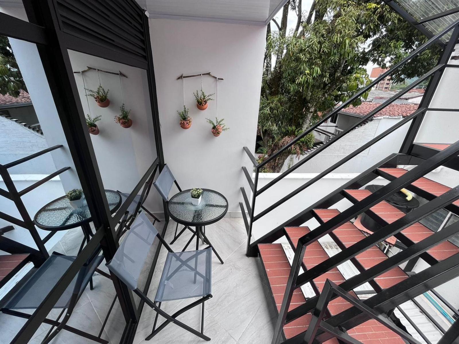 Pensión Edificio Santamarta Medellín