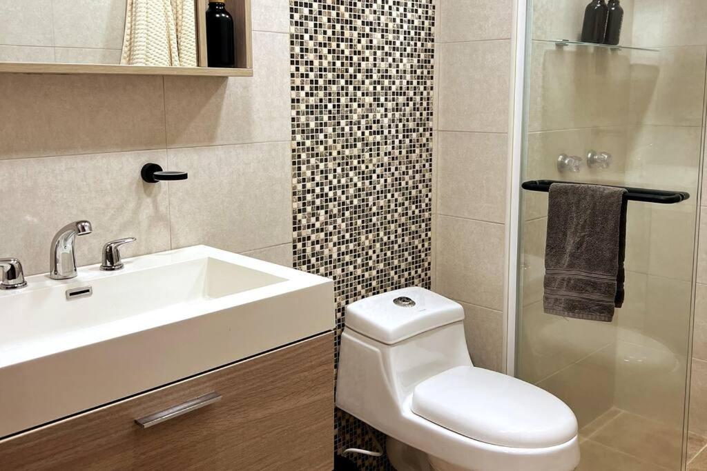 Modern 4bedroom With Private Terrace 500mb Internet *