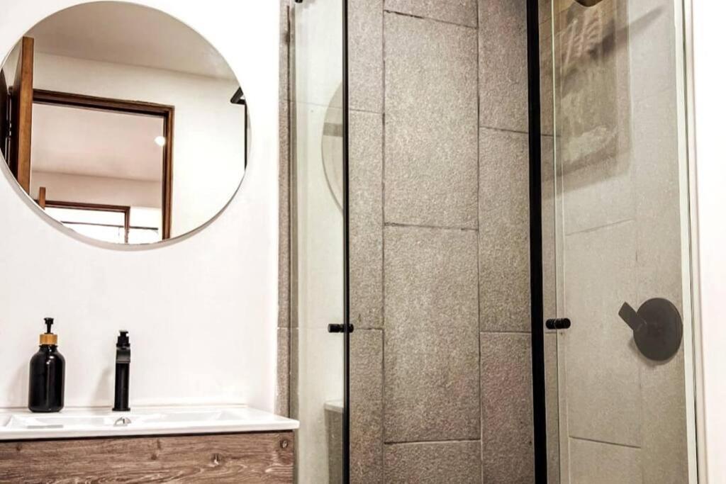 Modern 4bedroom With Private Terrace 500mb Internet