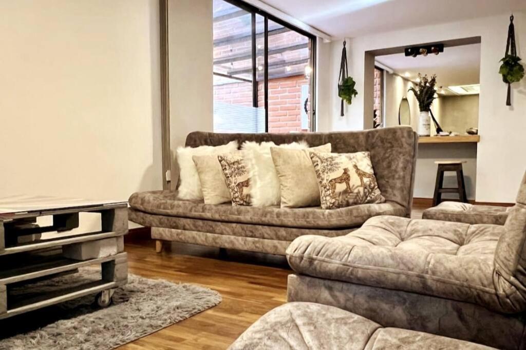 Modern 4bedroom With Private Terrace 500mb Internet Medellín
