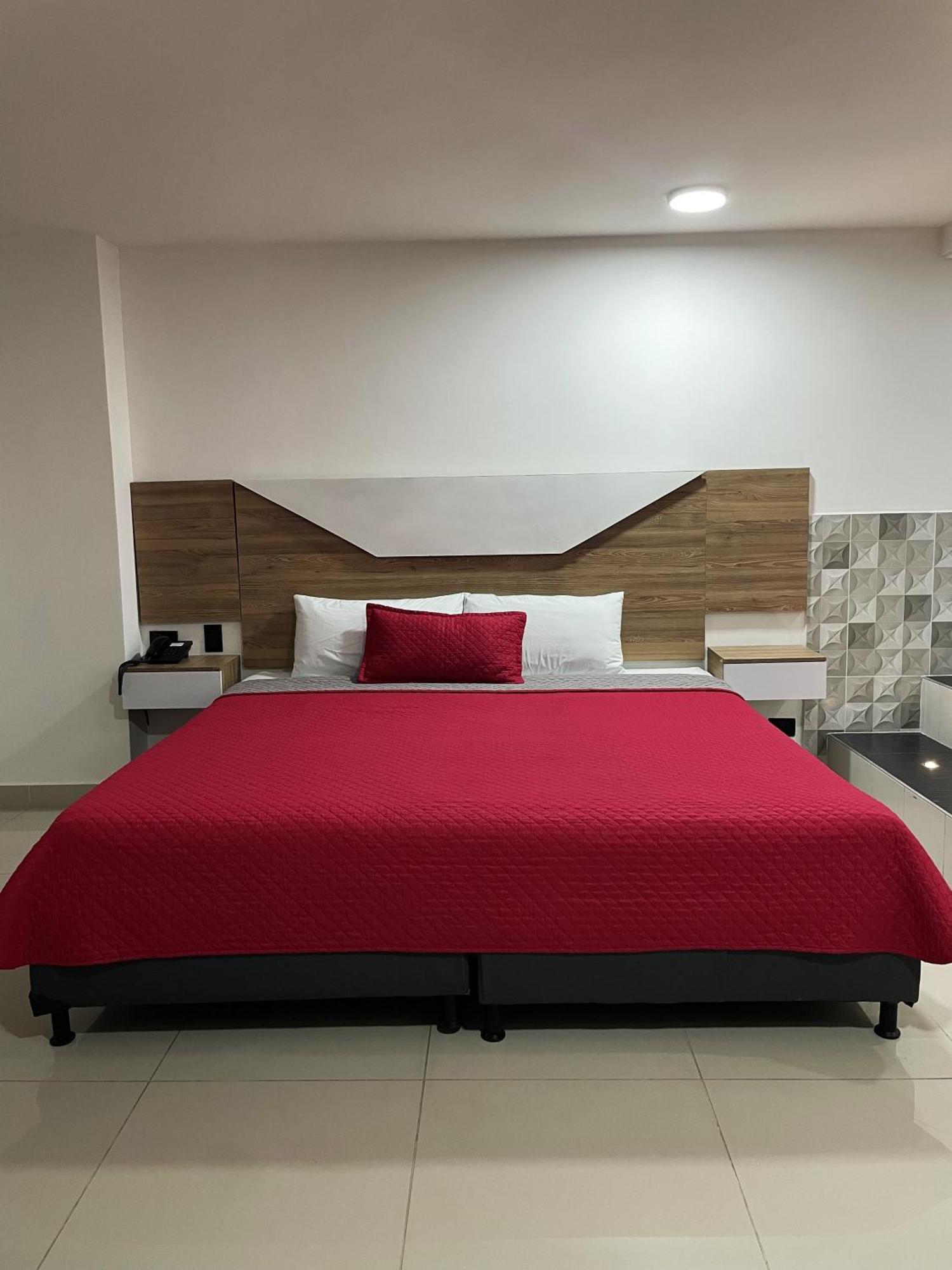 Ofix Hotel 3*