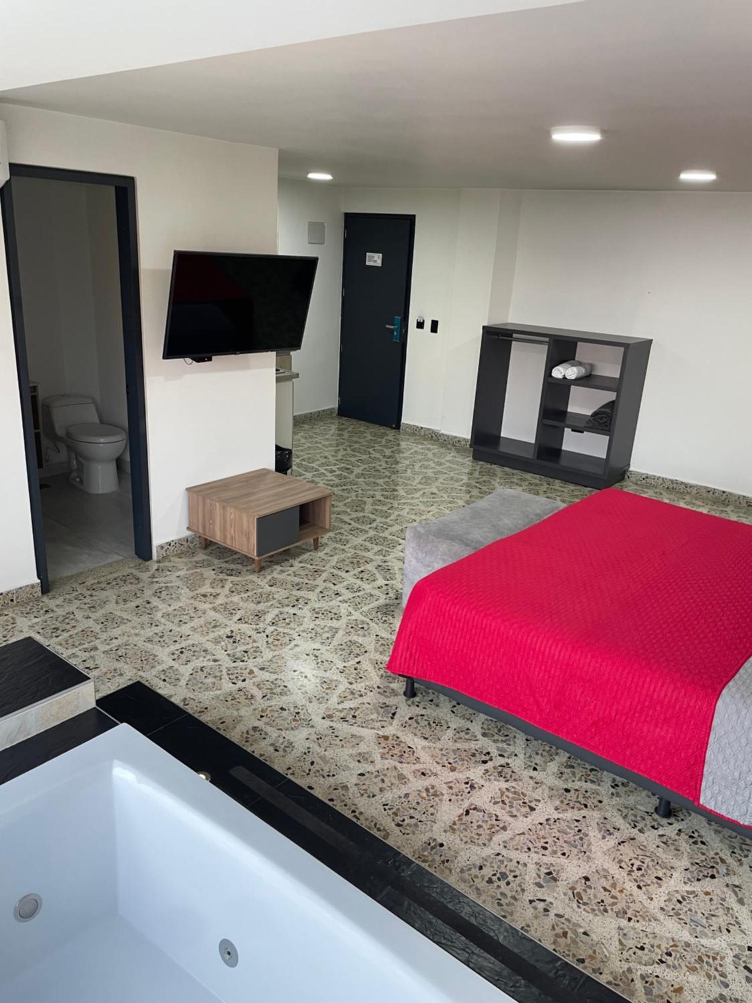 Ofix Hotel 3*