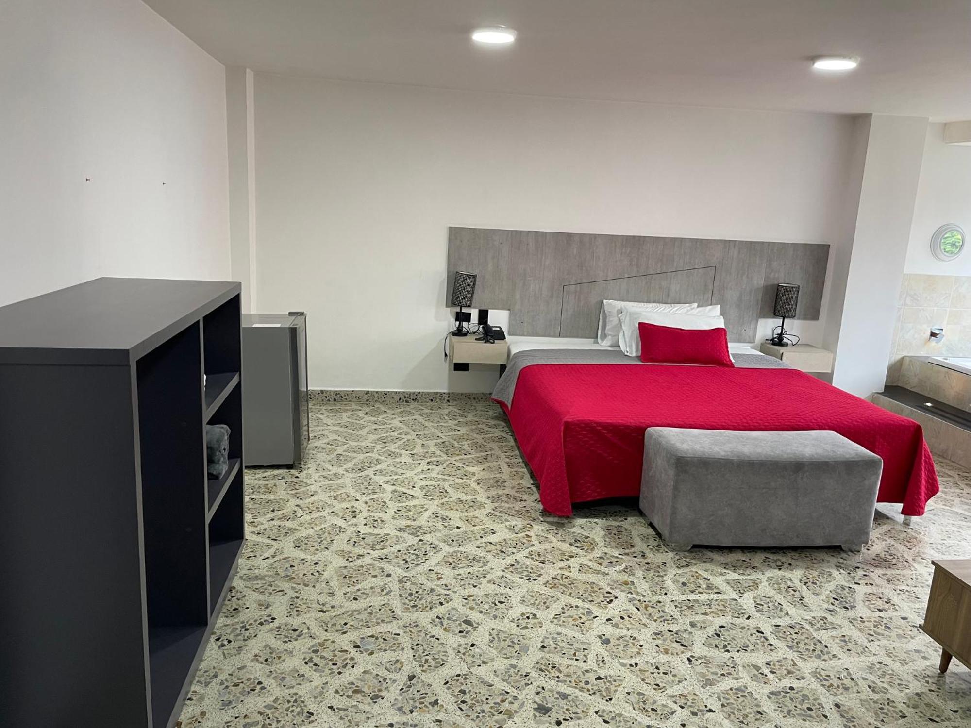 Ofix Hotel 3*