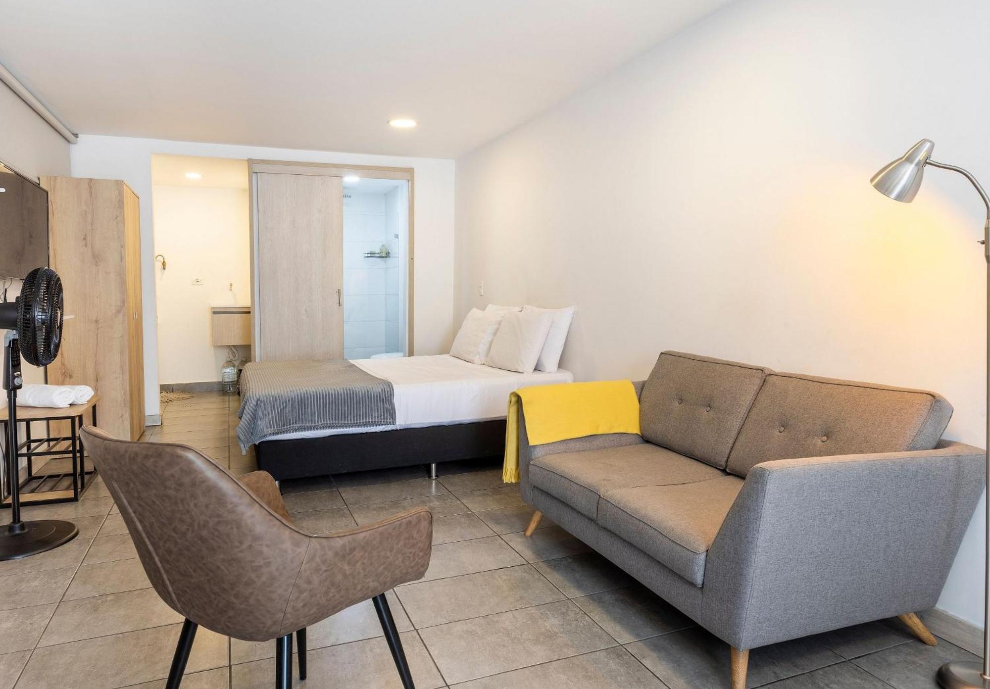 Tranvia 40 - Amoblados Velasquez Apartamento
