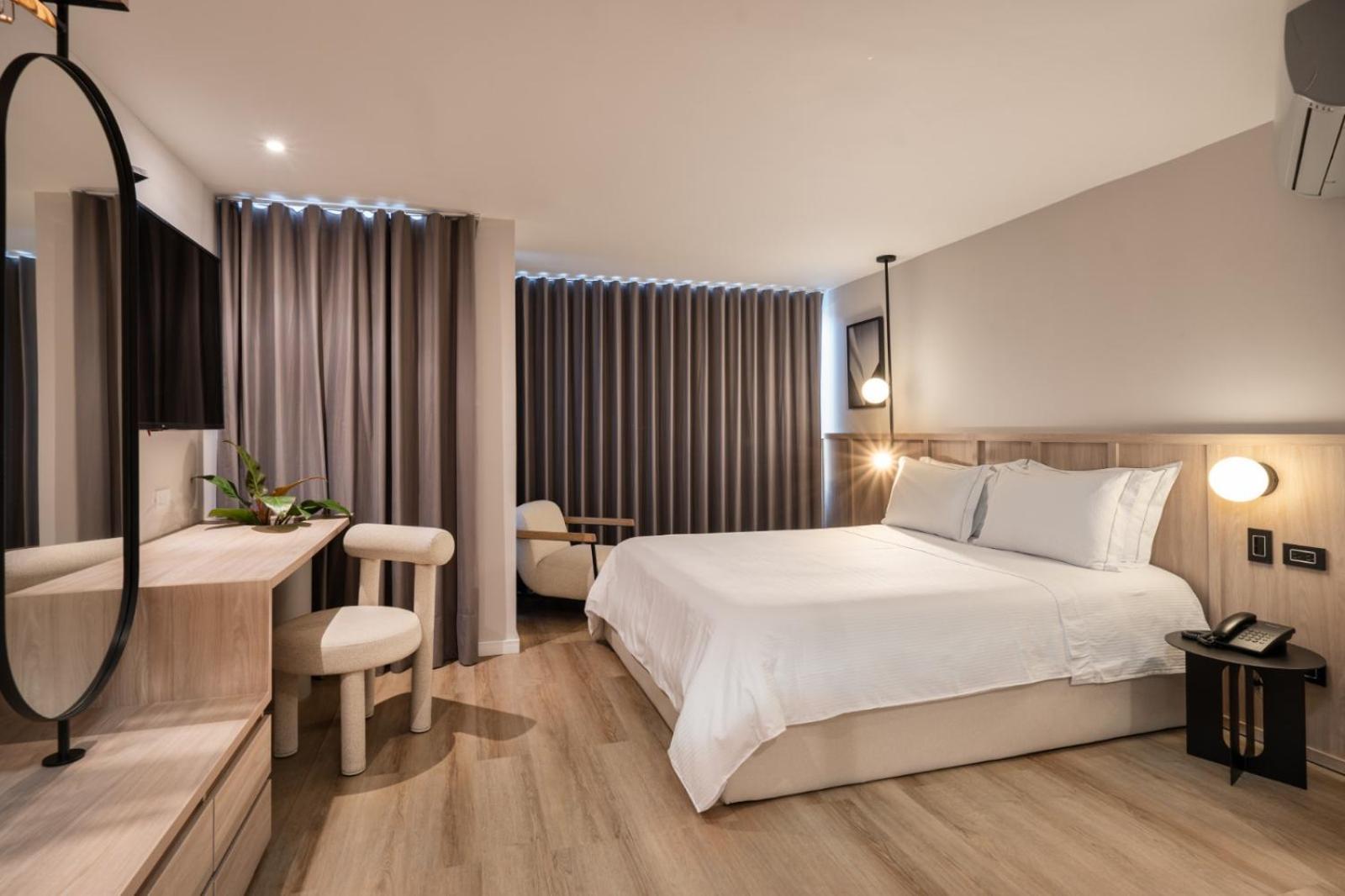 Egina Hotel 4*