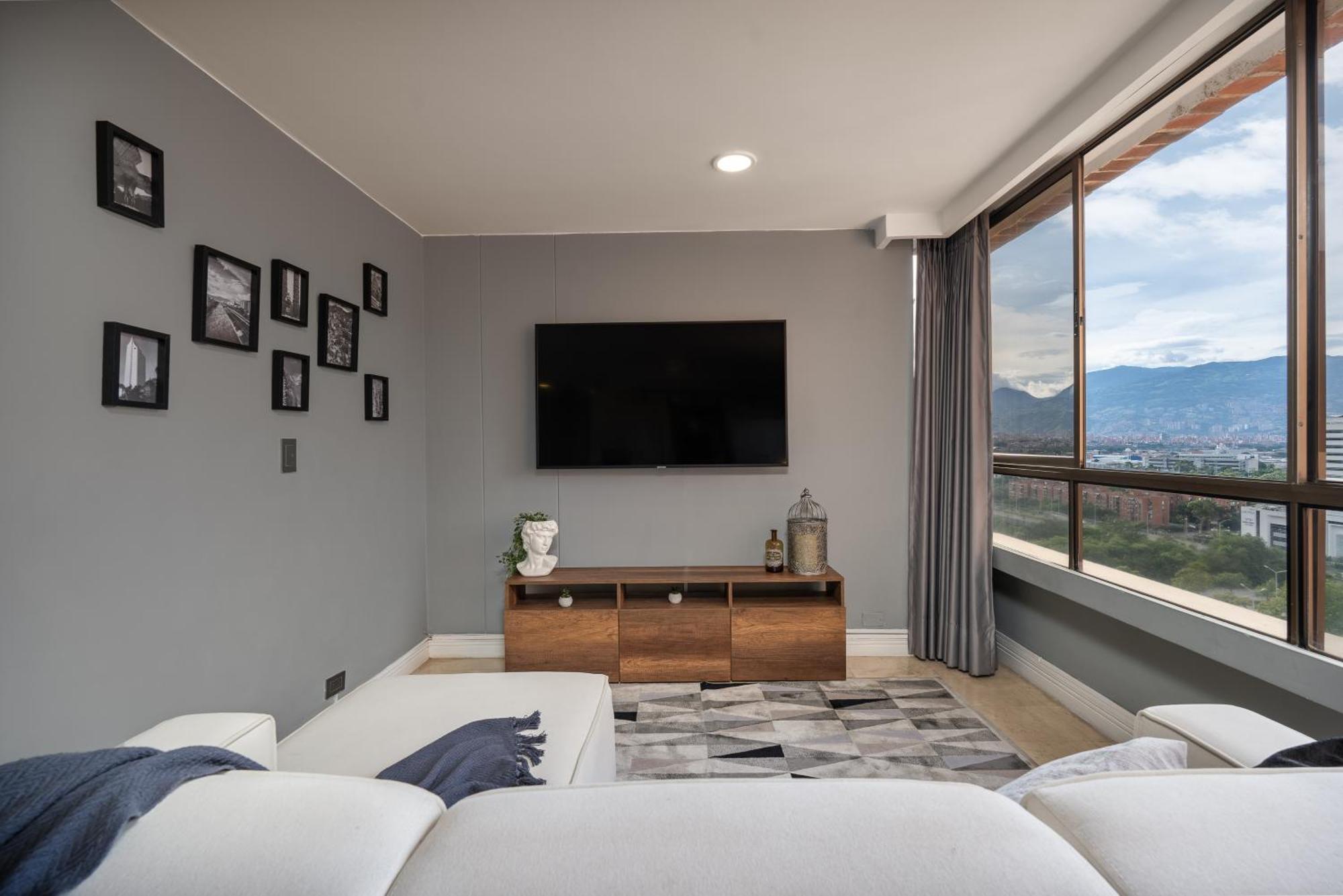Apartamento 1003 Alcazar De Oviedo Medellín