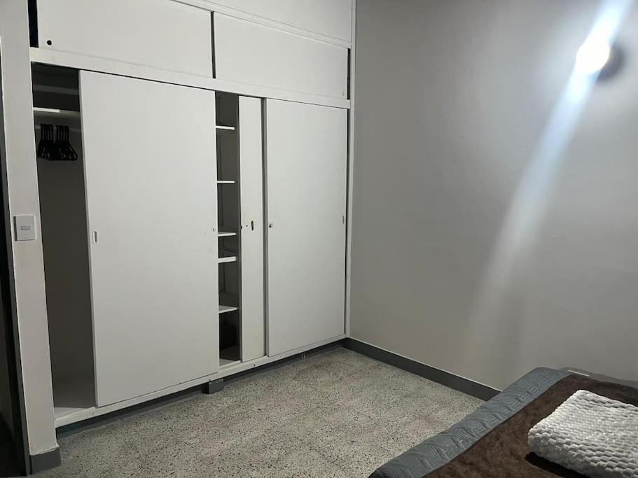 Apartamento Casa La Victoria Alojamiento Completo Medellín