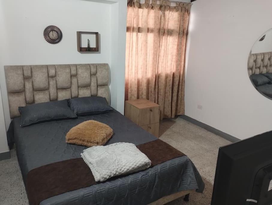Casa La Victoria Alojamiento Completo * Medellín