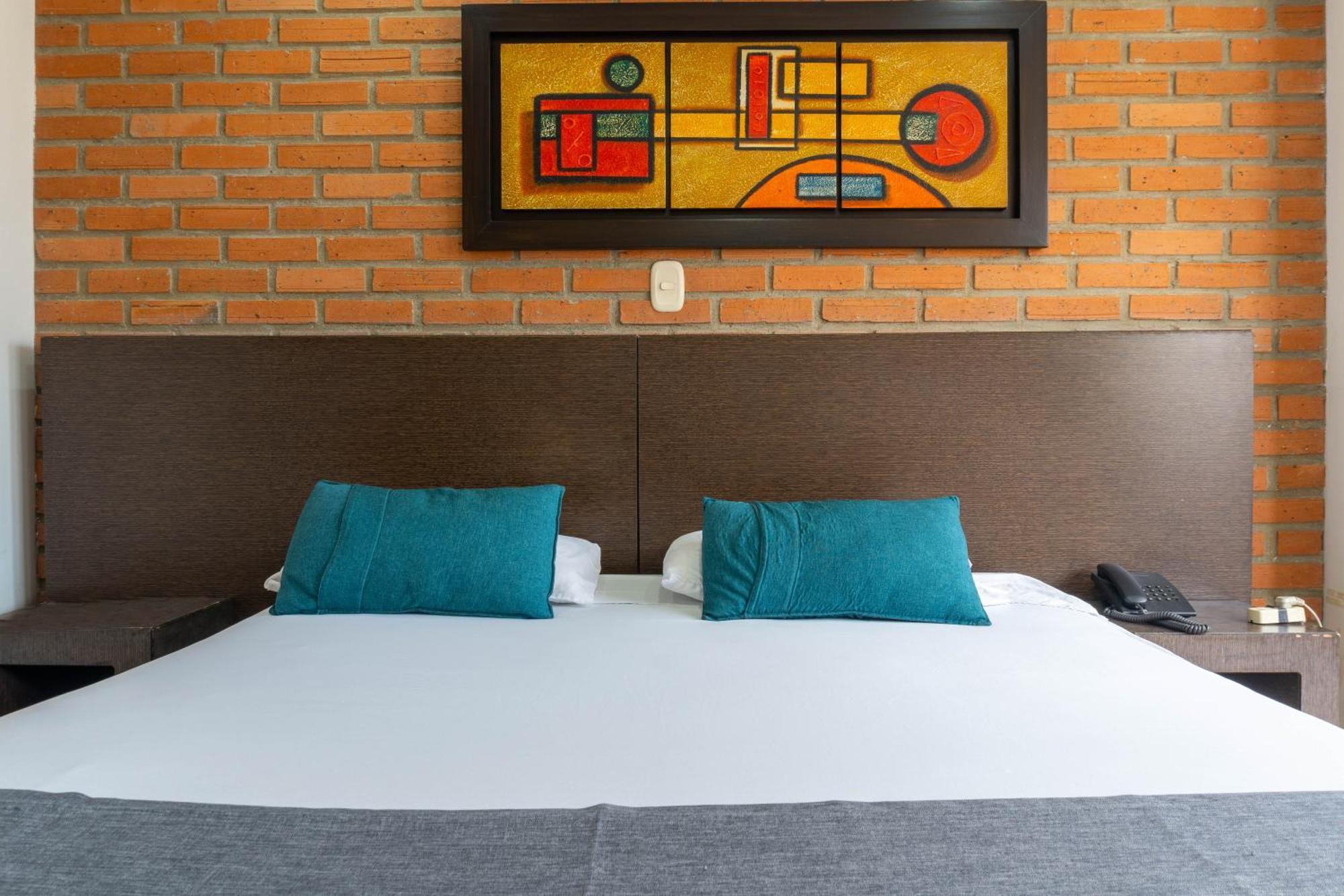 Hotel Ayenda Casa Blanca Laureles Medellín