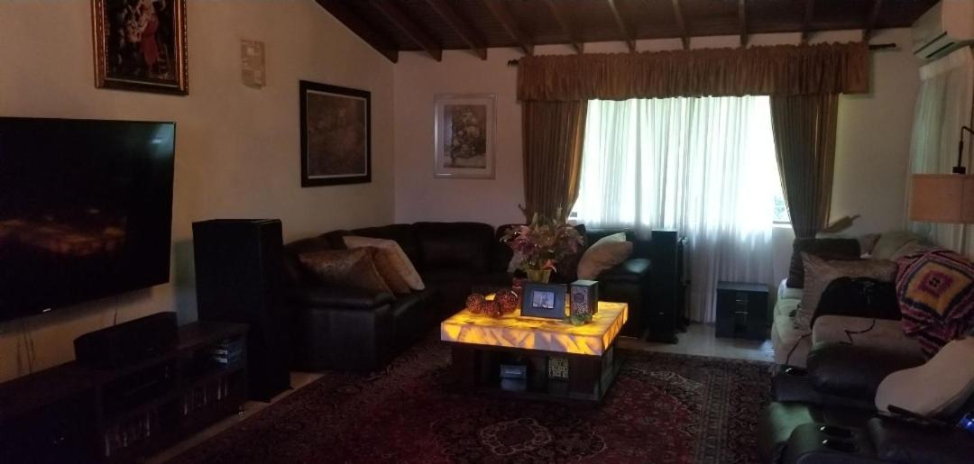 Elegante Y Hermosa En Laureles Medellín