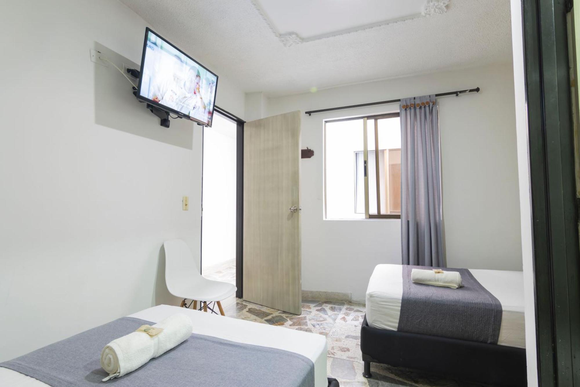 Ayenda 1228 Balcones De La 70 Medellin
