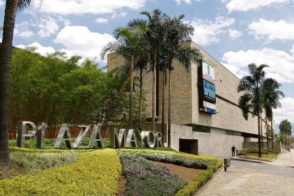 Excepcional Casa Privada Familias Y Grupos - Excelente Ubicacion * Medellín