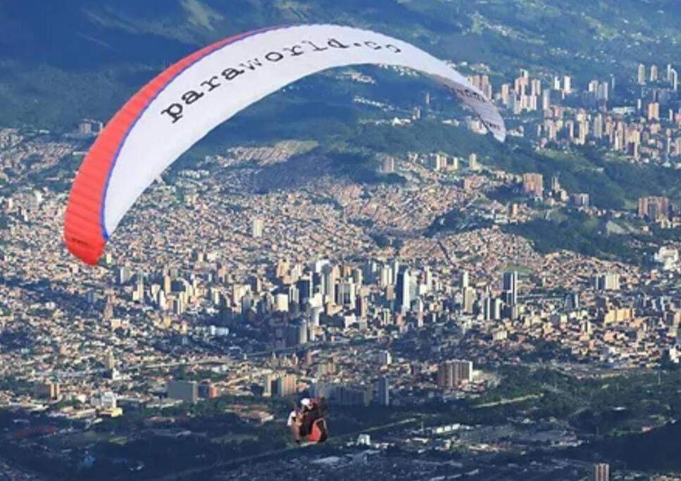 Excepcional Casa Privada Familias Y Grupos - Excelente Ubicacion Medellín