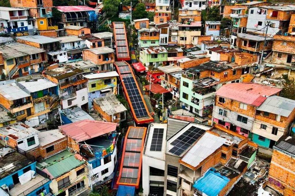 Excepcional Casa Privada Familias Y Grupos - Excelente Ubicacion * Medellín