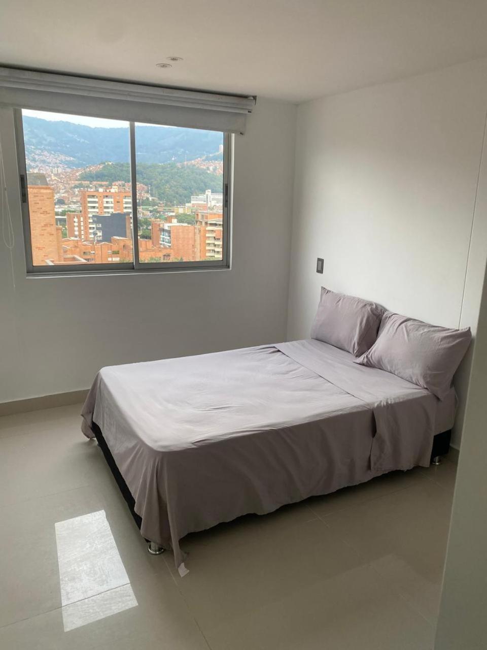 Hermoso Y Nuevo 16 Medellin