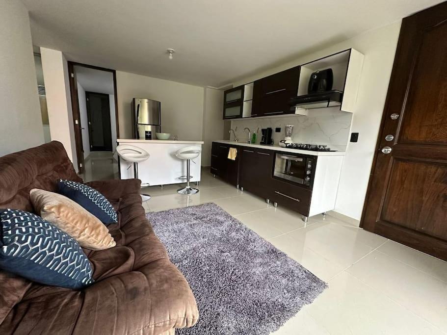 Apartamento Nuevo Laureles- La 70 *