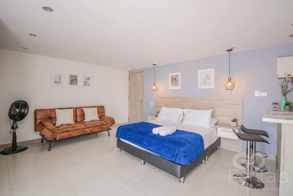 Charming Decor & Stunning Views Poblado