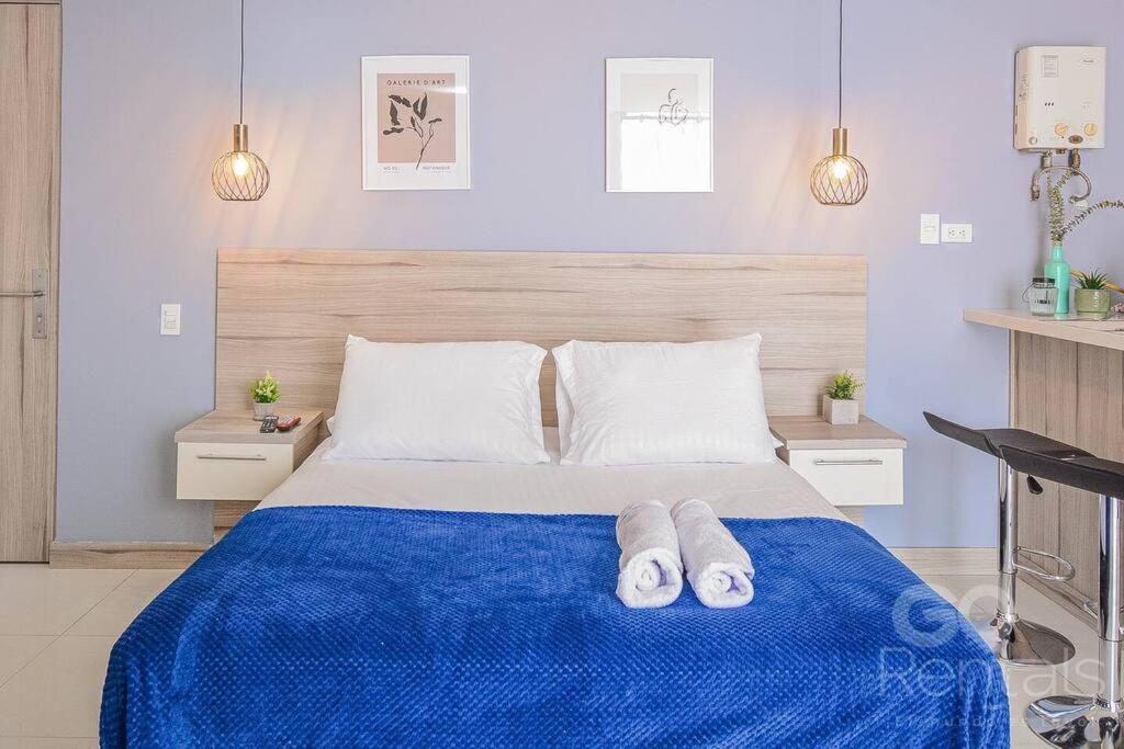 Charming Decor & Stunning Views Poblado Apartamento