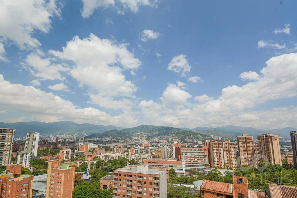 Charming Decor & Stunning Views Poblado