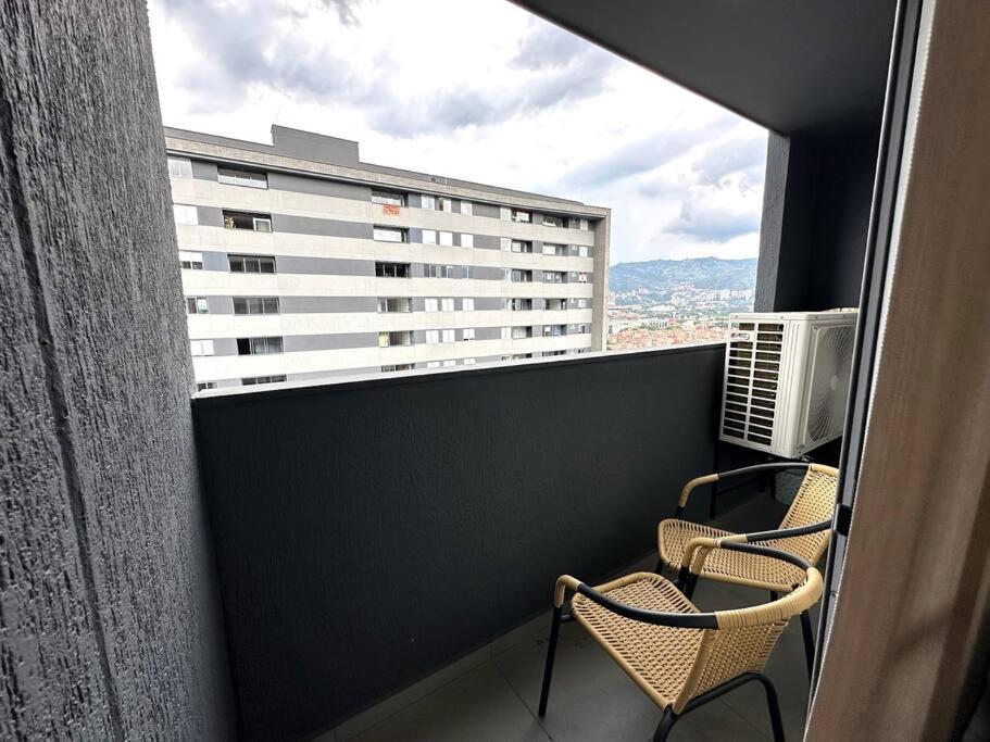 Gorgeous, Modern, And Air-conditioned Included Apartamento Medellín