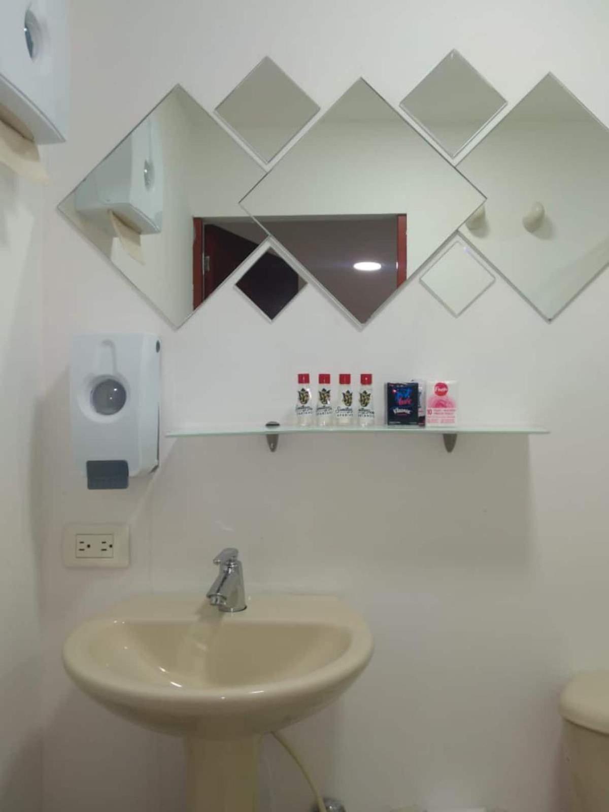 Hotel Palo Alto Laureles 2*