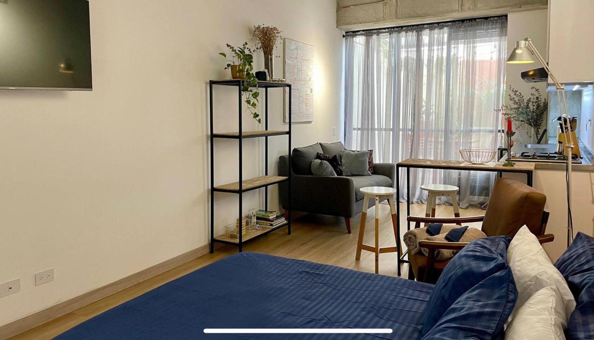 Apartamento Loft - Patio Privado - Primer Parque Laureles *