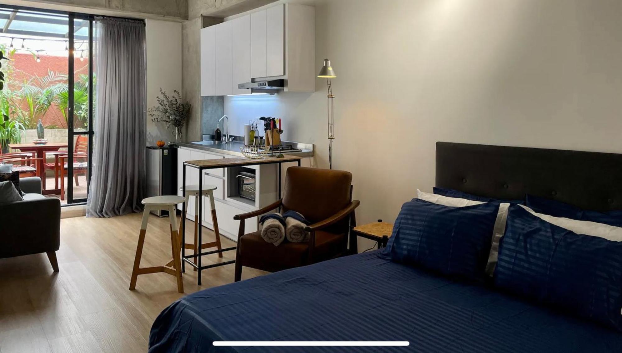 Apartamento Loft - Patio Privado - Primer Parque Laureles
