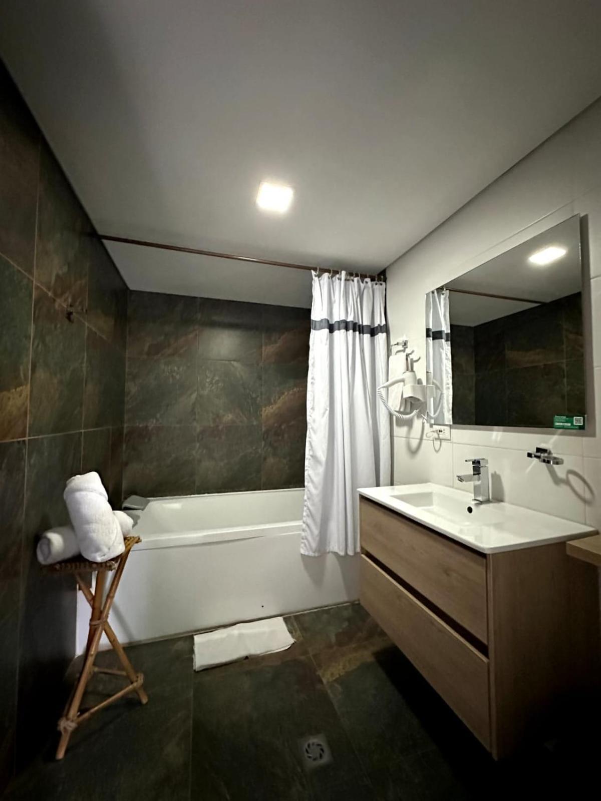 Zona Hotel 3*