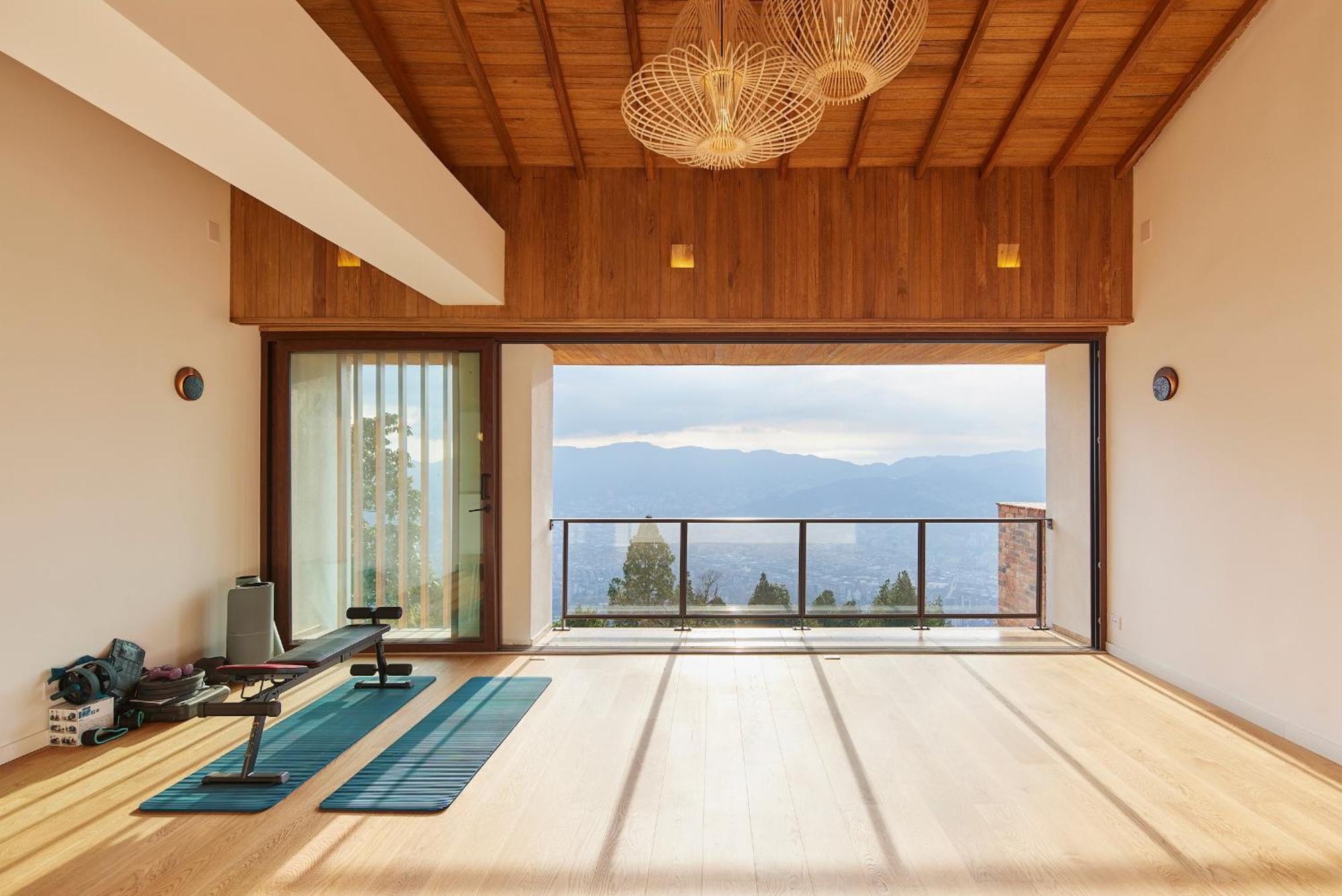 Hilltop Enchanting With Stunning Views & Jacuzzi * Medellín