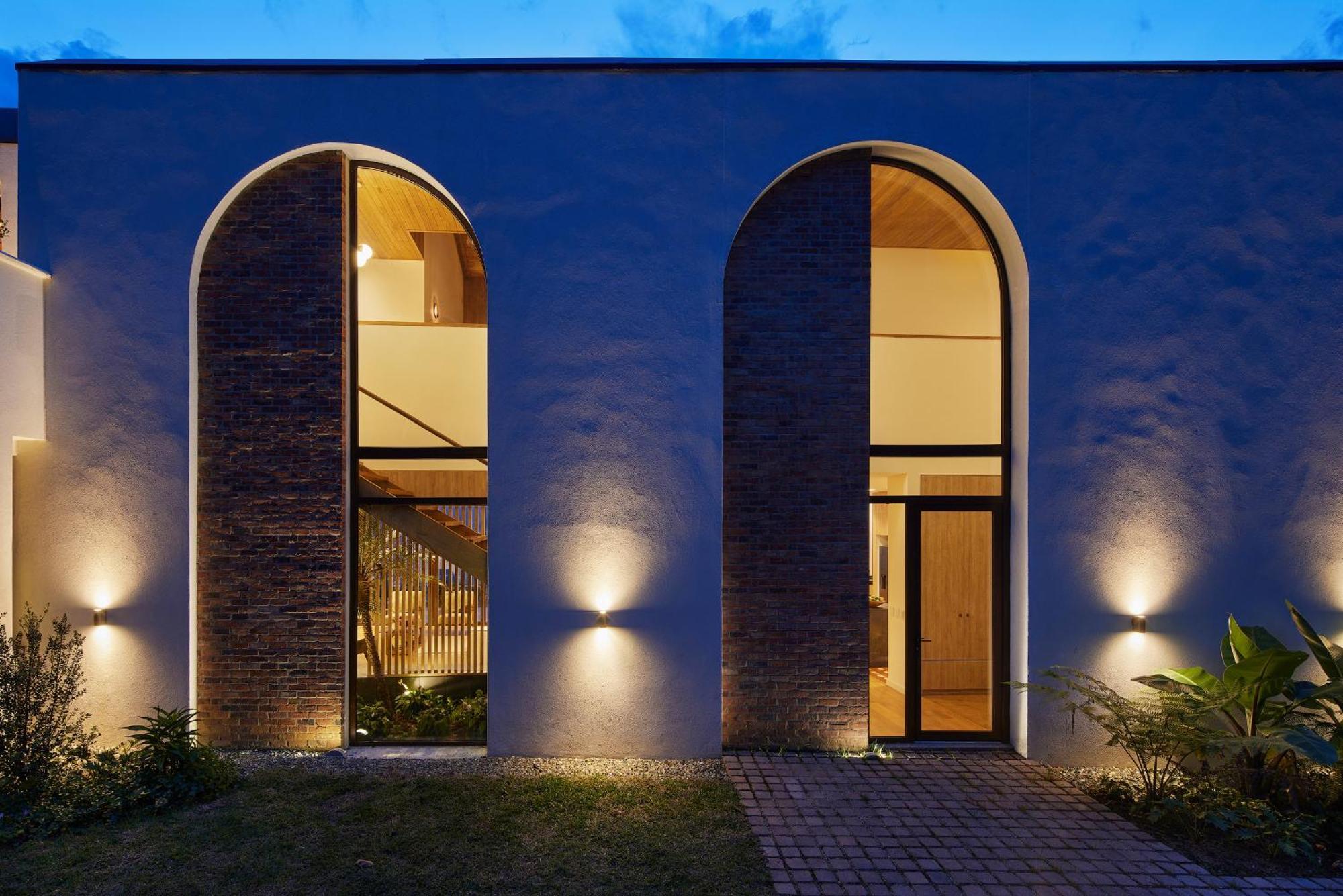 Villa Hilltop Enchanting With Stunning Views & Jacuzzi