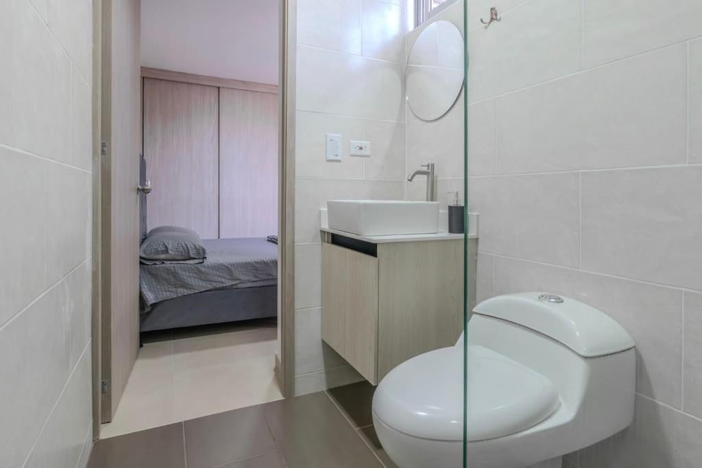 Apartamento En Laureles 2br Con Rooftop Y Piscina 702