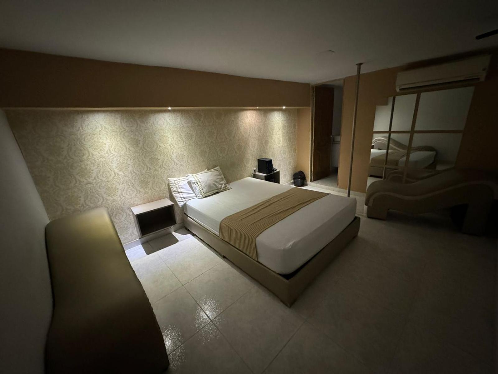 Atlantis Luxury Hotel