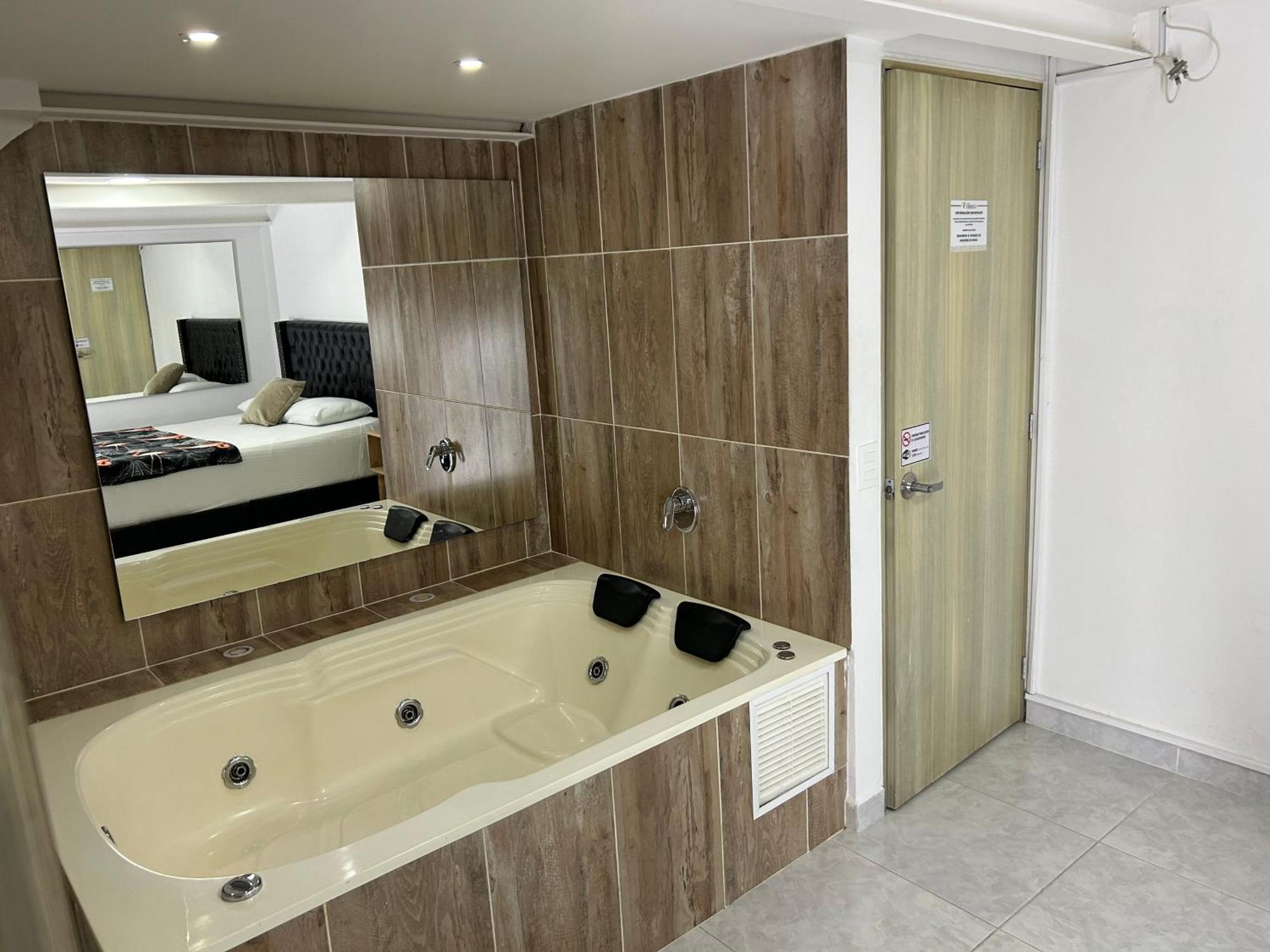 Urbano 70 Hotel
