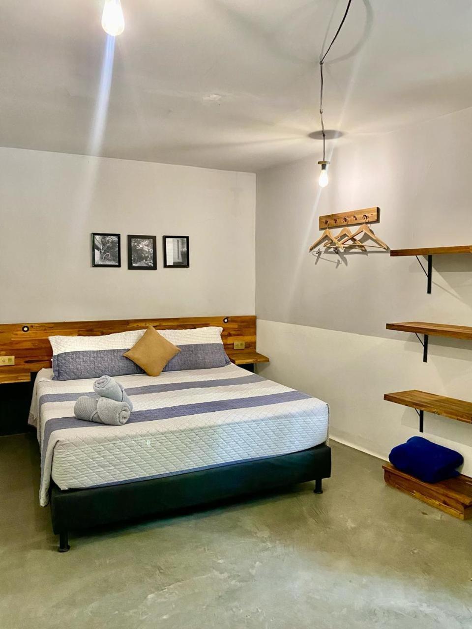Pensión Casa Mosaiko Patio Bonito Medellín