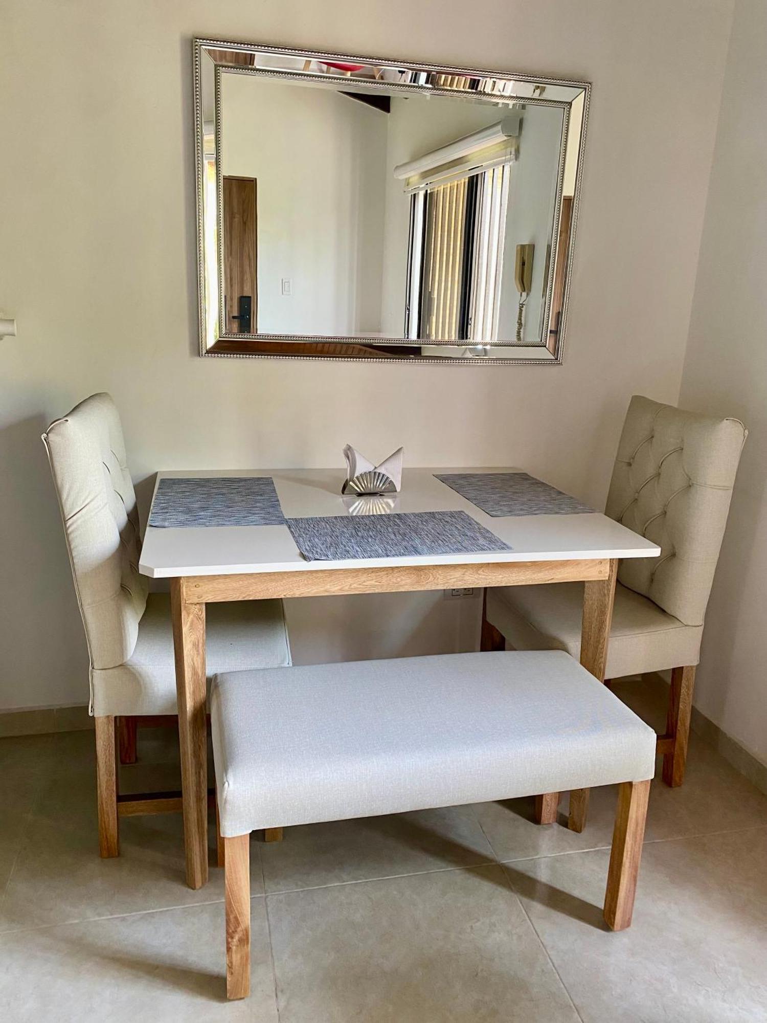 Apartamento Amplio Y En Laureles