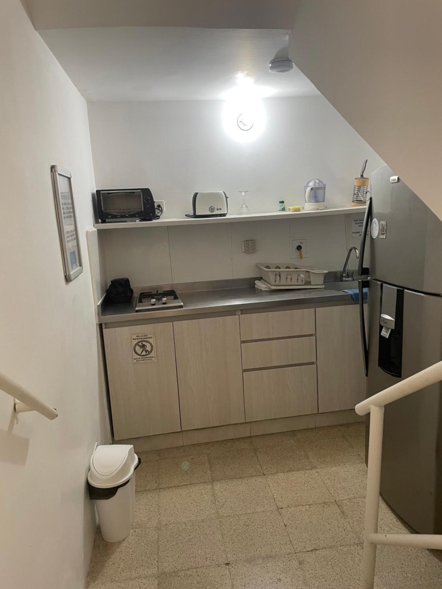 Hostal Lleras Calle 8