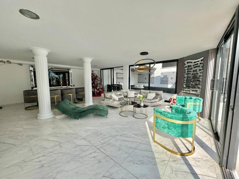 Villa Mansion Moderna Poblado-piscina- Medellín