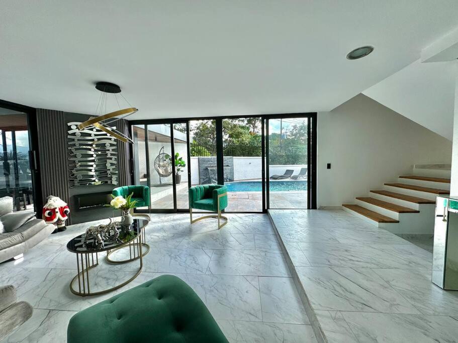 Mansion Moderna Poblado-piscina- Medellín