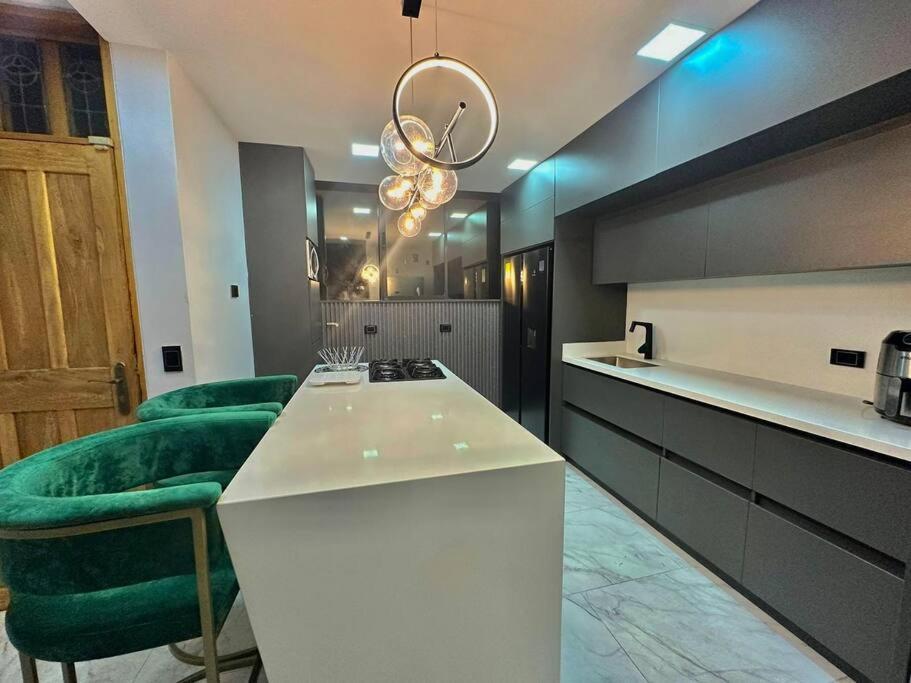 Villa Mansion Moderna Poblado-piscina- Medellín